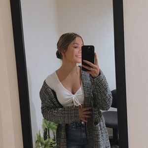 Meet your Posher, Caitlin